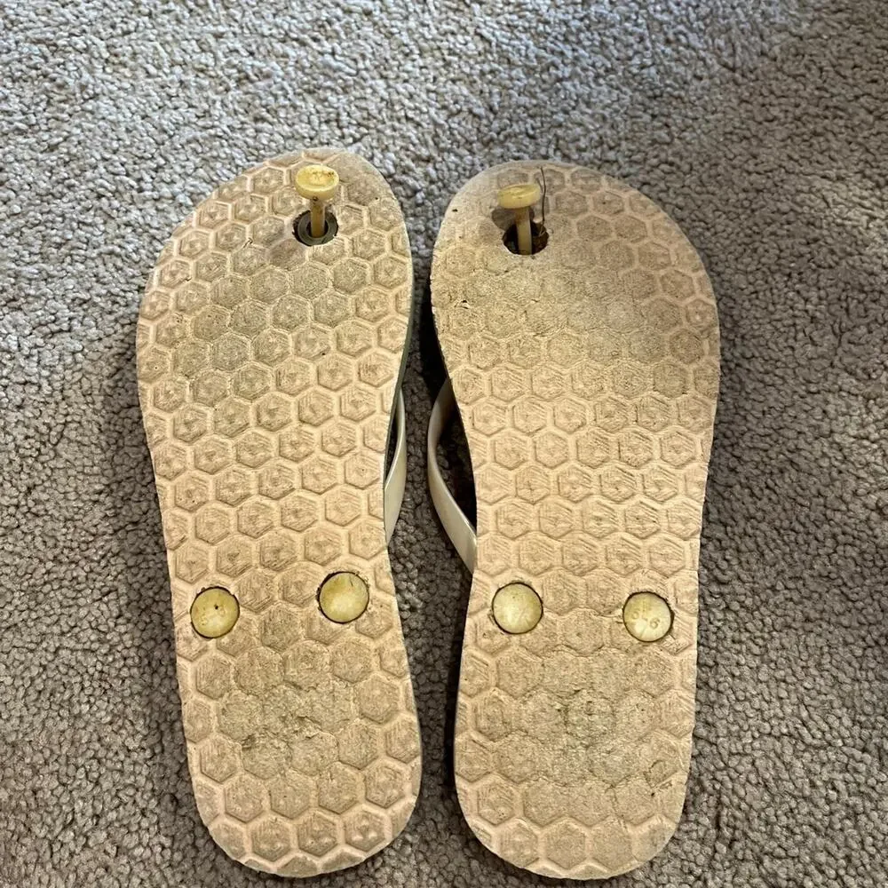 Girls old navy flip flops